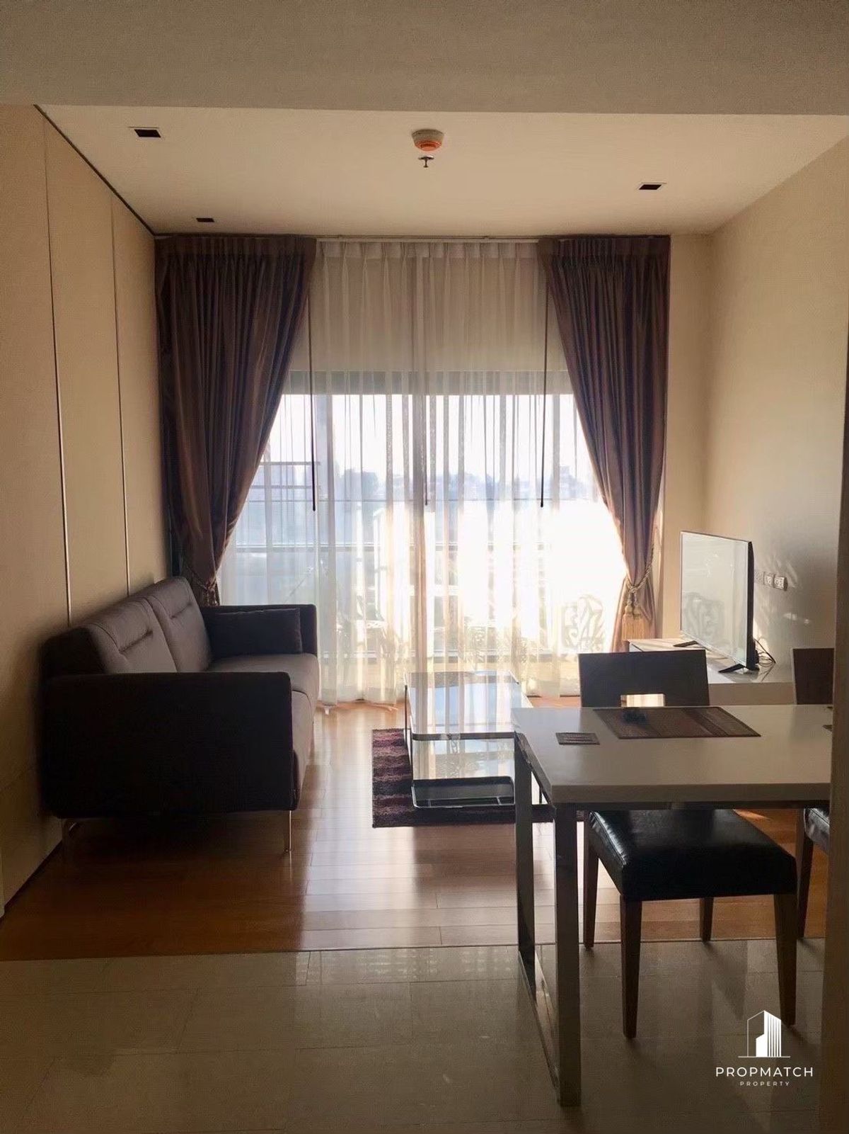 ให้เช่าคอนโดพระราม 9 เพชรบุรีตัดใหม่ RCA : ✨Flash Deal ✨Circle Condominium ( 1Bed 1Bath 48SQM.) แต่งครบพร้อมอยู่ !! เพียง 33,000บาทต่อเดือน Tel.0981315848 @propmatch