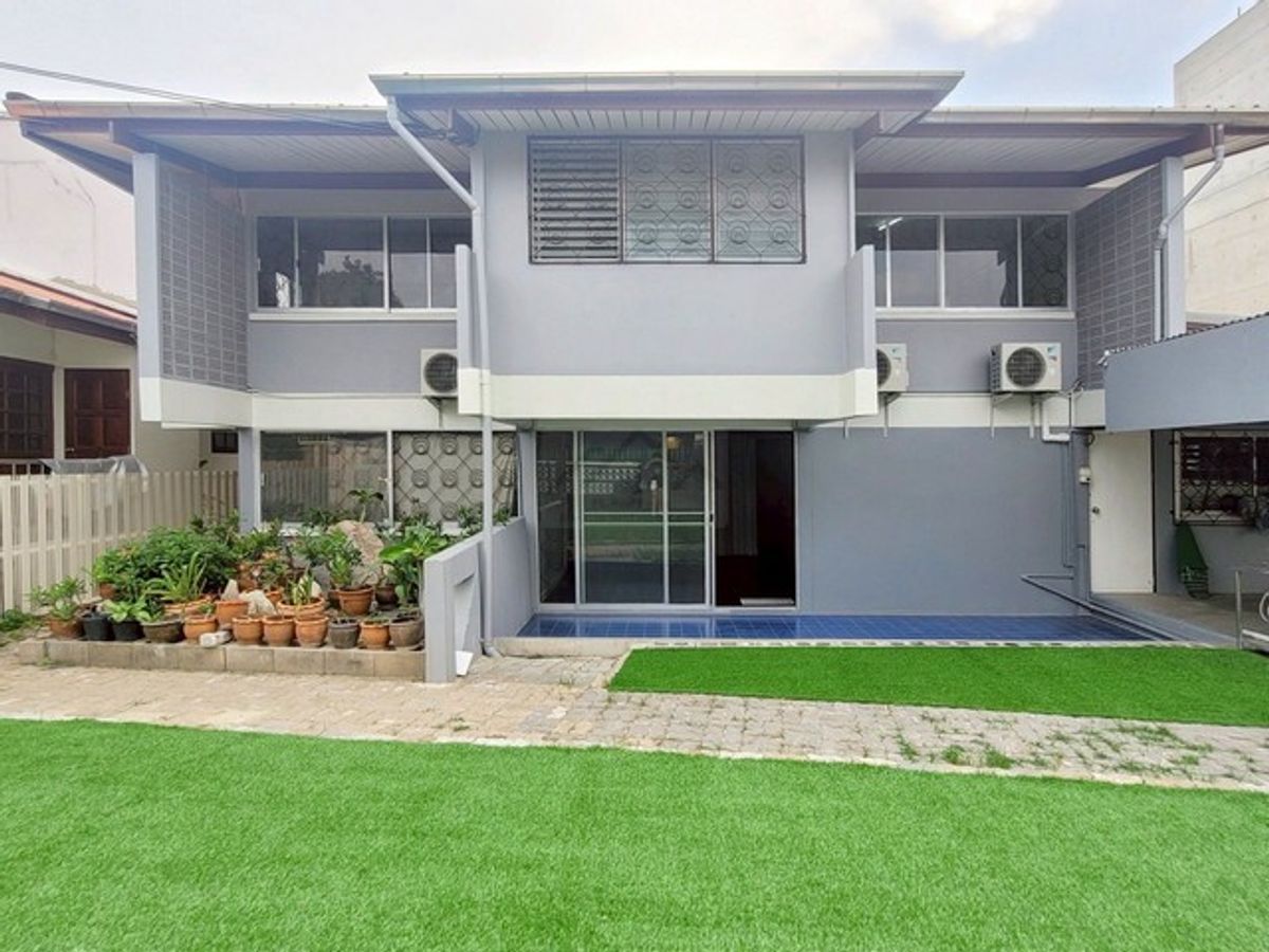 For RentHouseRama9, Petchburi, RCA : Rent a large detached house, 2 storey, 95 sq.m., 4 bedrooms, Soi Rama 9 41 Near the Nine Rama 9