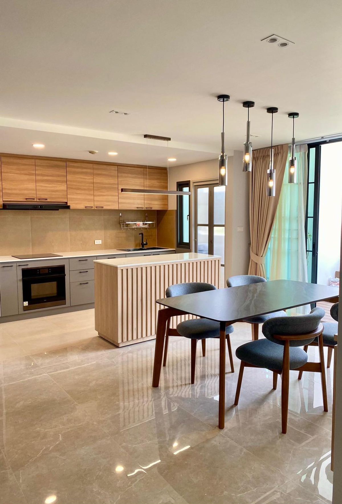 ให้เช่าคอนโดสุขุมวิท อโศก ทองหล่อ : Agent Post 3 Bedroom for RENT at DS Tower 2 