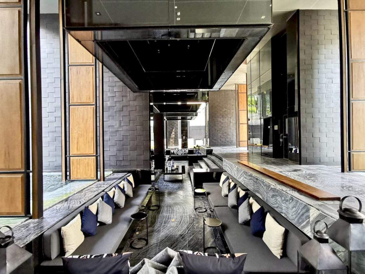 ขายคอนโดสุขุมวิท อโศก ทองหล่อ : 🔥ขายด่วน + 🔥แอชตัน อโศก 2 ห้องนอน 2 ห้องน้ำ ใกล้ห้าง เทอร์มินอล 21