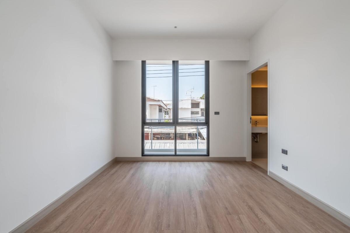 ขายบ้านราชเทวี พญาไท : 🔥ขายด่วนพร้อมผู้เช่า + 🔥บ้านแฝด รีโนเวทใหม่ สวยน่าอยู่ เพื่อการพักผ่อนที่แท้จริง ❗