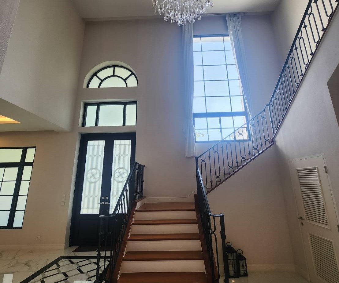 ขายบ้านพัฒนาการ ศรีนครินทร์ : 🔥ขายด่วน + 🔥บ้านแสนสิริ พัฒนาการ แบบ 4 ห้องนอน เเละ 5 ห้องน้ำ ใจกลางย่านพัฒนาการ