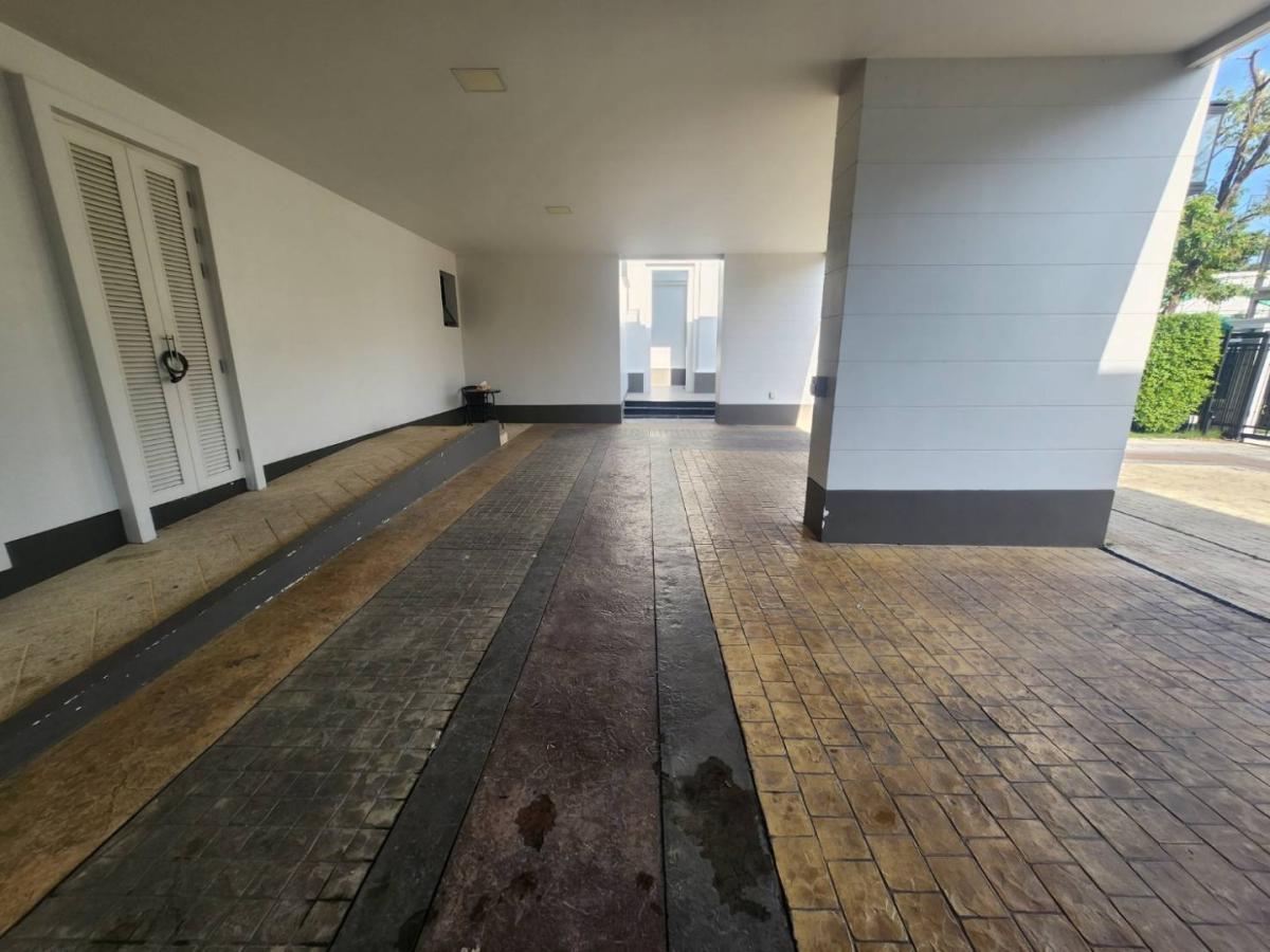 ขายบ้านพัฒนาการ ศรีนครินทร์ : 🔥ขายด่วน + 🔥บ้านแสนสิริ พัฒนาการ แบบ 4 ห้องนอน เเละ 5 ห้องน้ำ ใจกลางย่านพัฒนาการ