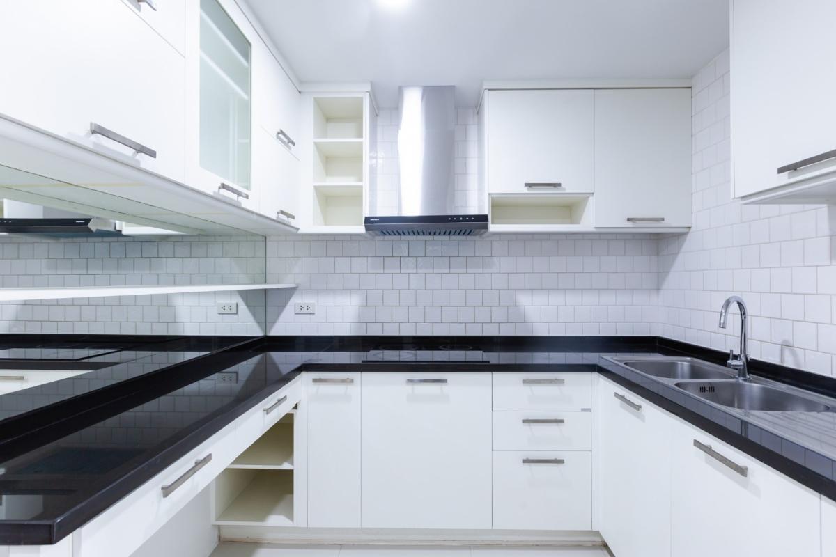 ขายคอนโดนานา : 🔥ขายด่วน + 🔥บ้าน สิริ สุขุมวิท 10 ขนาด 3 ห้องนอน 3 ห้องน้ำ ใกล้ BTS นานา