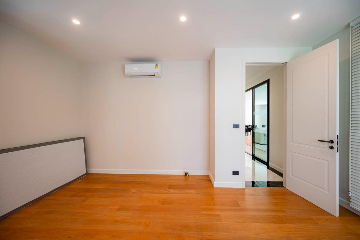 ให้เช่าบ้านพัฒนาการ ศรีนครินทร์ : 🔥ให้เช่าด่วน+🔥	แซงค์ รอยัล กรุงเทพกรีฑา ใกล้ โรงเรียนนานาชาติ Brighton College Bangkok, Wellington International School , ABAC เฟอร์นิเจอร์ครบ พร้อมเข้าอยู่