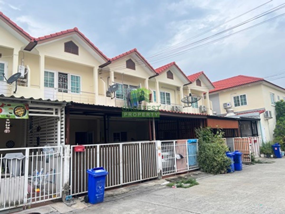 For SaleTownhomeBangna, Bearing, Lasalle : Fueng Fah Village 17 Phase 123 Quick Selling Townhouse 2 floors, area 16 sq.w., complete decoration, good location, bargain price