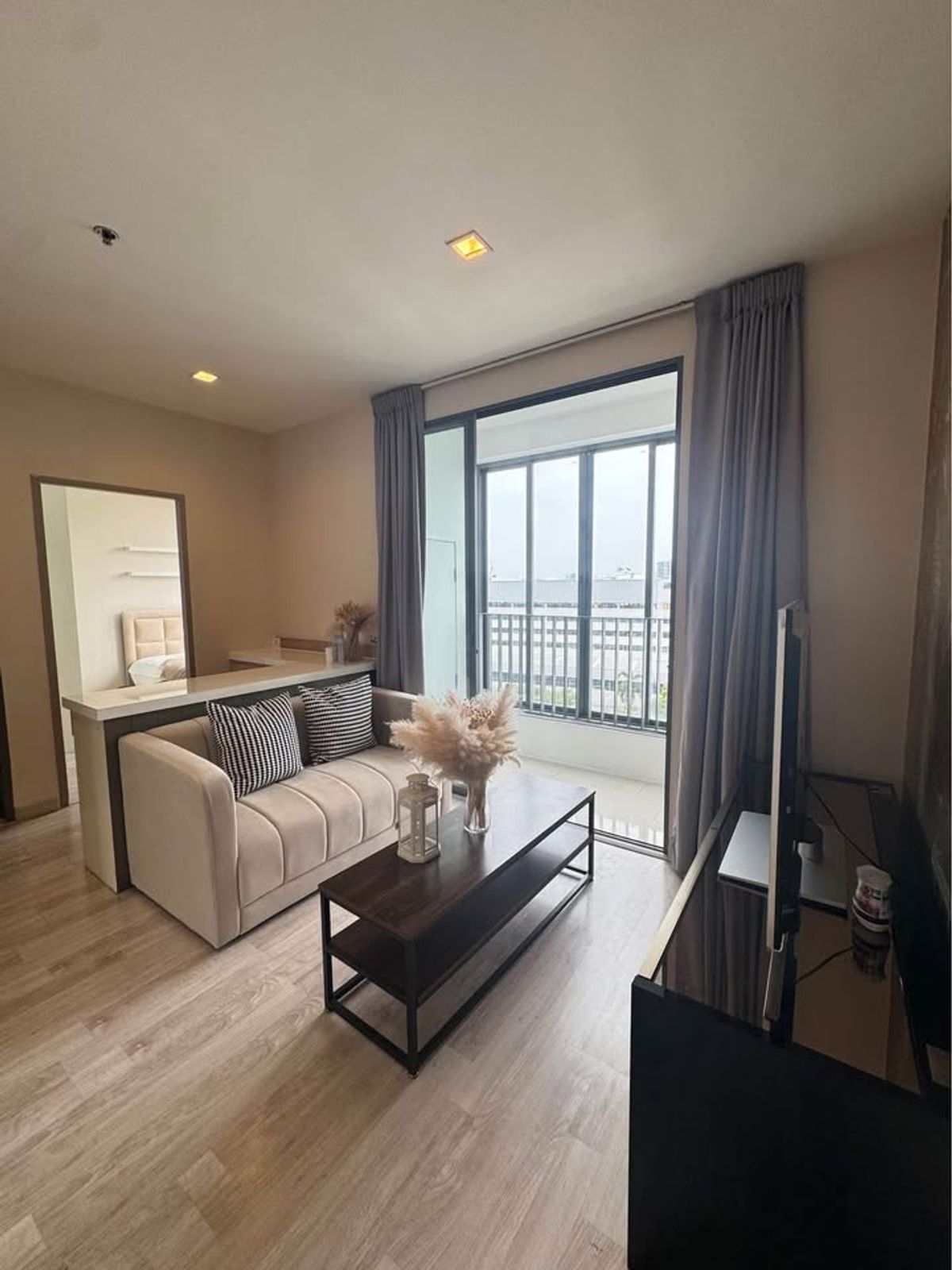 For RentCondoOnnut, Udomsuk : 🔴23,000 ฿ 🔴 🔴 𝐒𝐮𝐤𝐡𝐮𝐦𝐯𝐢𝐭 𝟴𝟭┃ 𝟴𝟭┃ 𝟴𝟭┃ Ideo Mobi Sukhumvit 81 ✅ Near BTS Onnut is happy. 🙏 Interested in greeting.