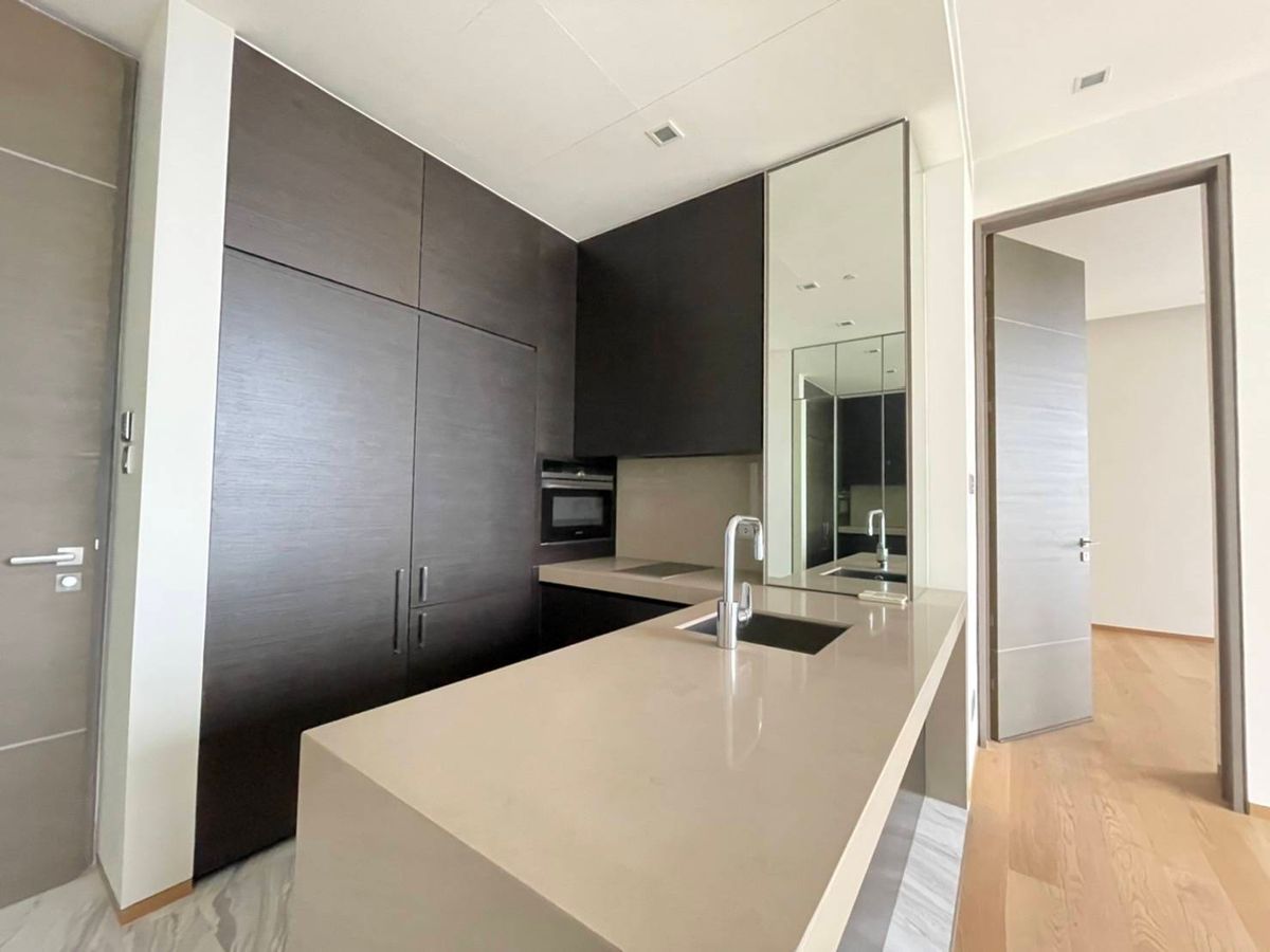 For SaleCondoSilom, Saladaeng, Bangrak : 💎 Luxury Condo for Sale at SALADAENG ONE – Brand New, Never Lived In, High Floor with Lumpini Park View, Prime Silom Location near BTS Saladaeng & MRT Lumpini, Includes Parking