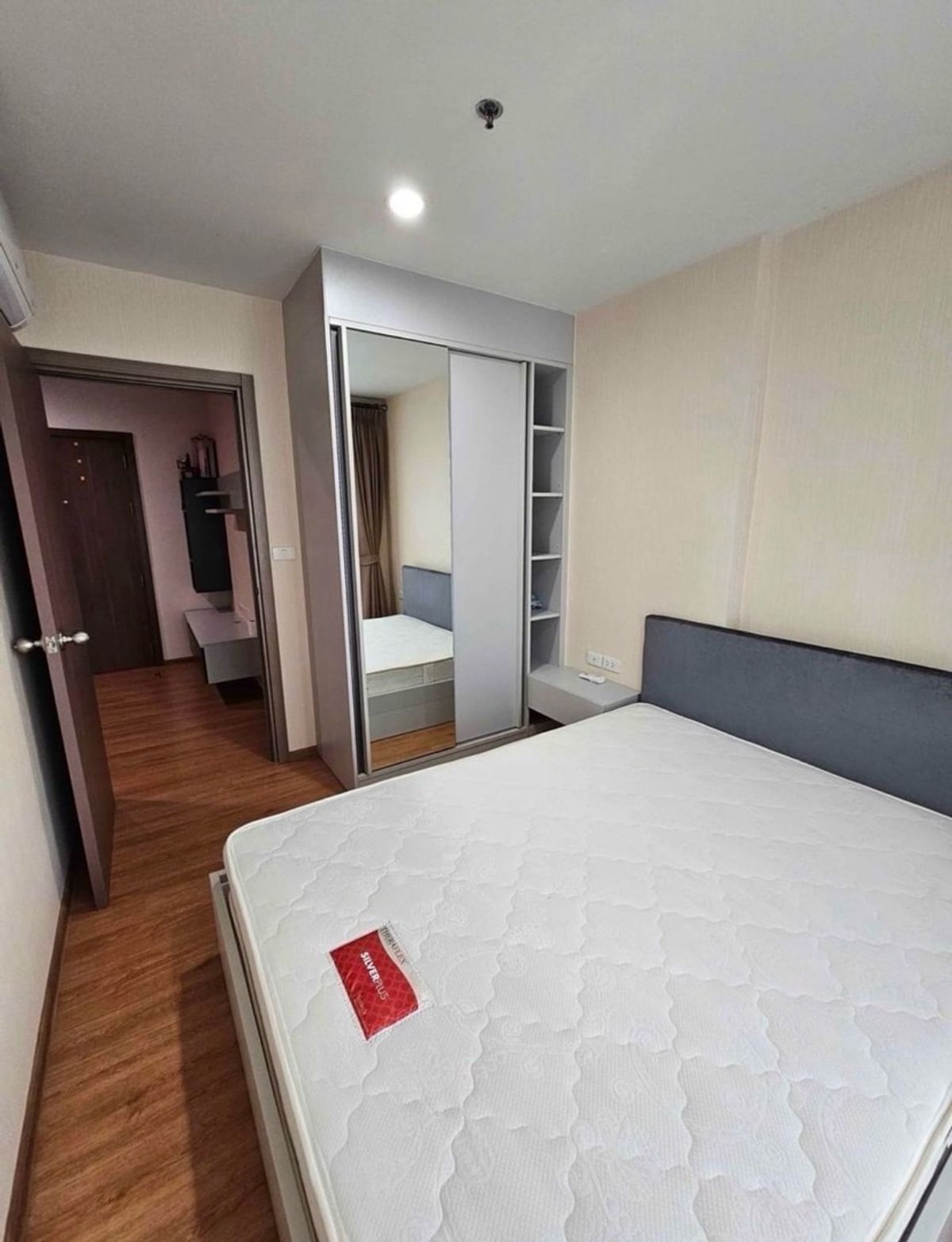 For RentCondoOnnut, Udomsuk : Rent The Base S77, newly high -class making room, very good view, size 30 sqm. Kitchen dividing room near BTS, Expressway, convenient transportation, price 13,500 baht