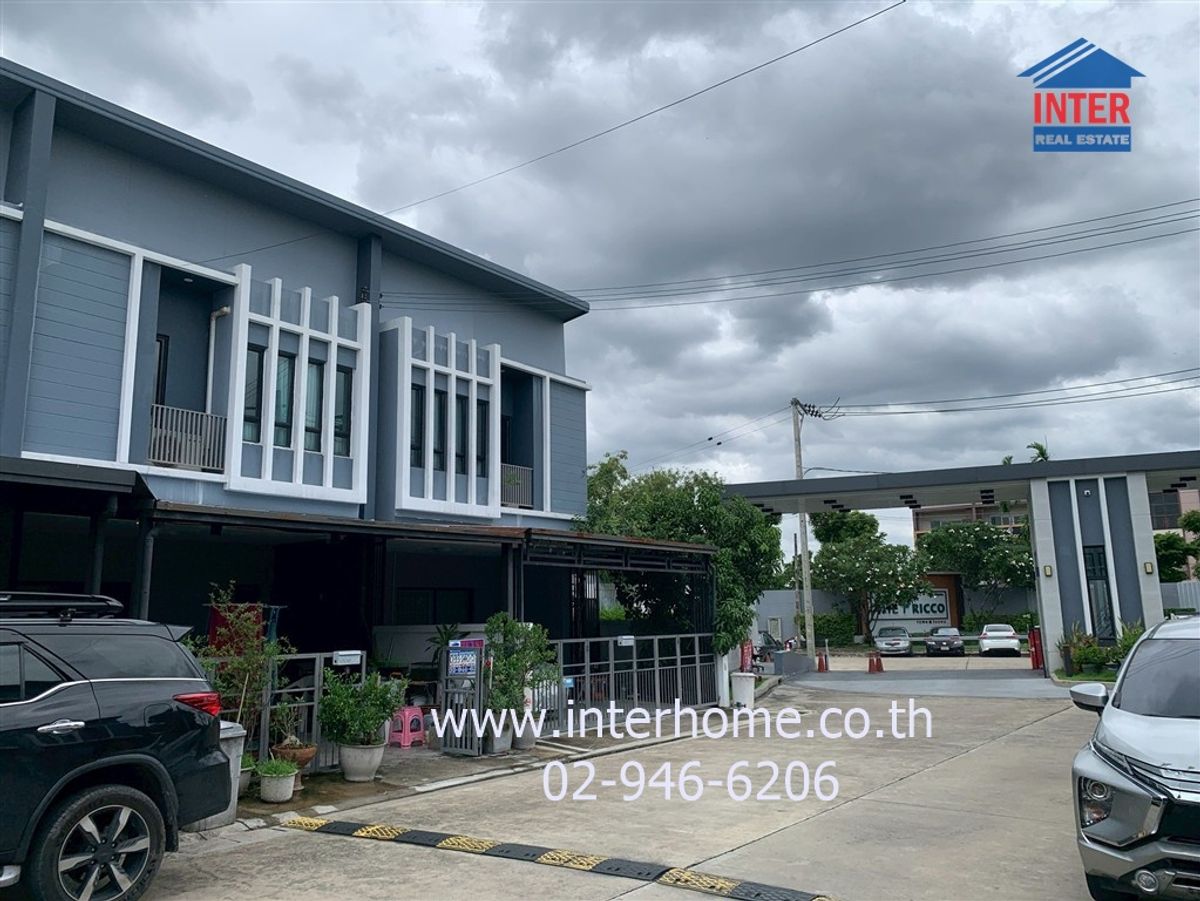 For SaleTownhomeNawamin, Ramindra : 2 -story townhome, 25.9 sq.w., The Rick Coat Village Ram Inthra-Watcharapol Near Watcharapol Intersection Near Ram Inthra Express Market Soi Ruammit Phatthana, Ram Inthra Road, Bang Khen District, Bangkok