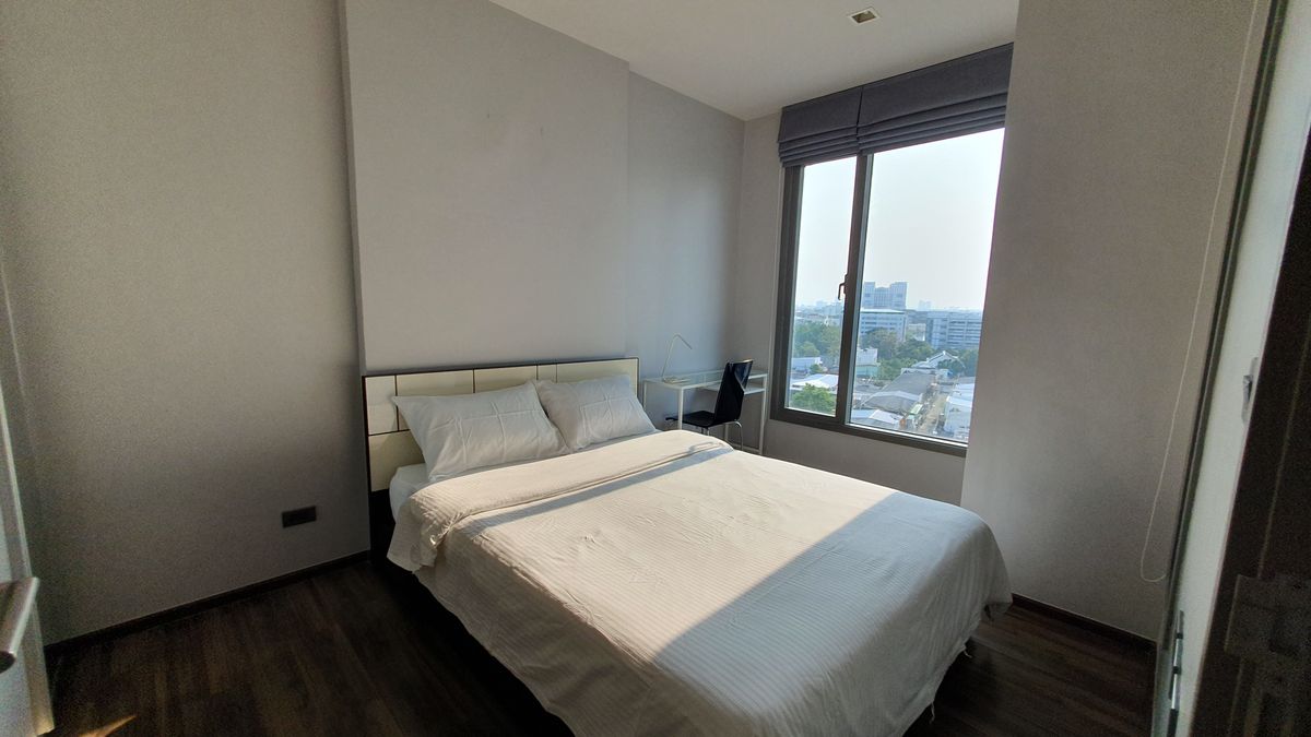 ให้เช่าคอนโดสุขุมวิท อโศก ทองหล่อ : Rare Item! ระเบียงใหญ่มาก ! BIG BALCONY!