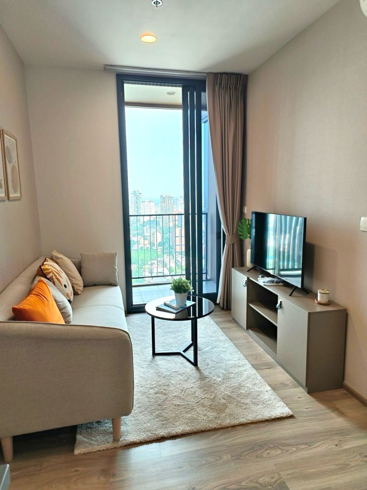 ให้เช่าคอนโดสุขุมวิท อโศก ทองหล่อ : OKA HAUS 💕 Best price 💕High floor unblock view 