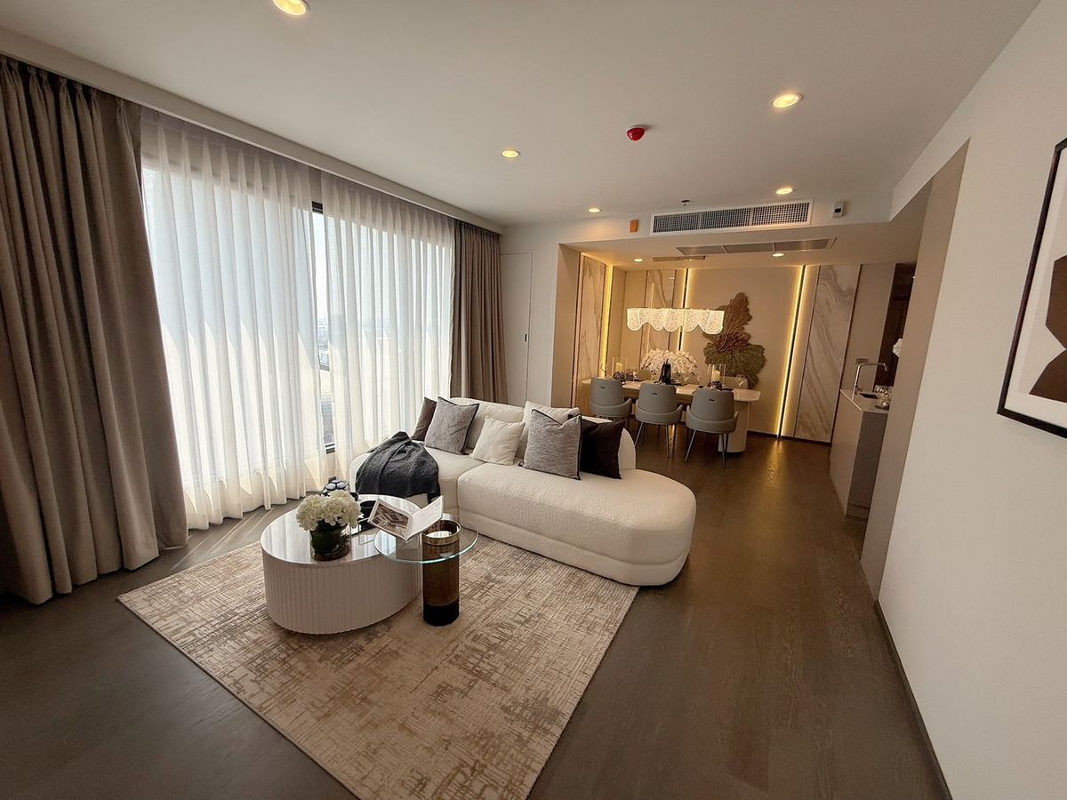 ขายคอนโดคลองเตย กล้วยน้ำไท : ด่วน only 2 Unit สุดท้าย 3br 3bth 101sq.m. ชั้นสูง วิวสวนและแม่น้ำ สวยมาก พร้อมแต่งครบ เพียง 26.xsq.m. Tel. 0957615782