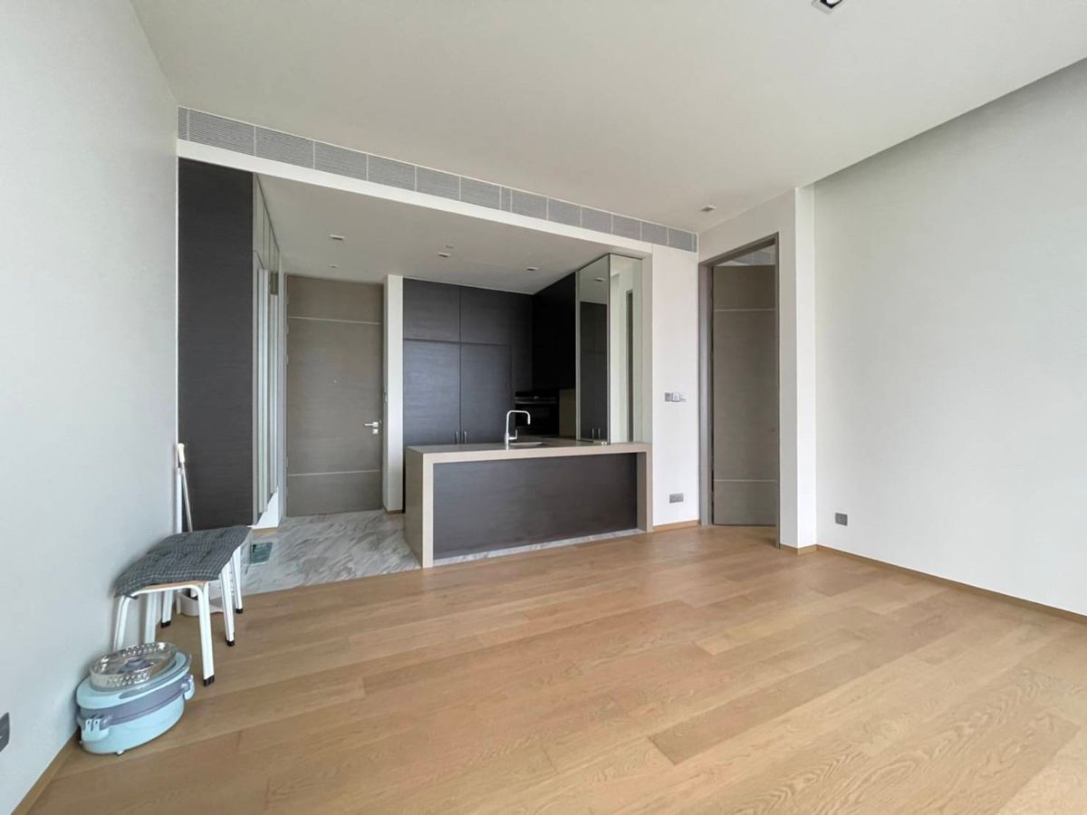 For SaleCondoSilom, Saladaeng, Bangrak : 💎 Luxury Condo for Sale at SALADAENG ONE – Brand New, Never Lived In, High Floor with Lumpini Park View, Prime Silom Location near BTS Saladaeng & MRT Lumpini, Includes Parking