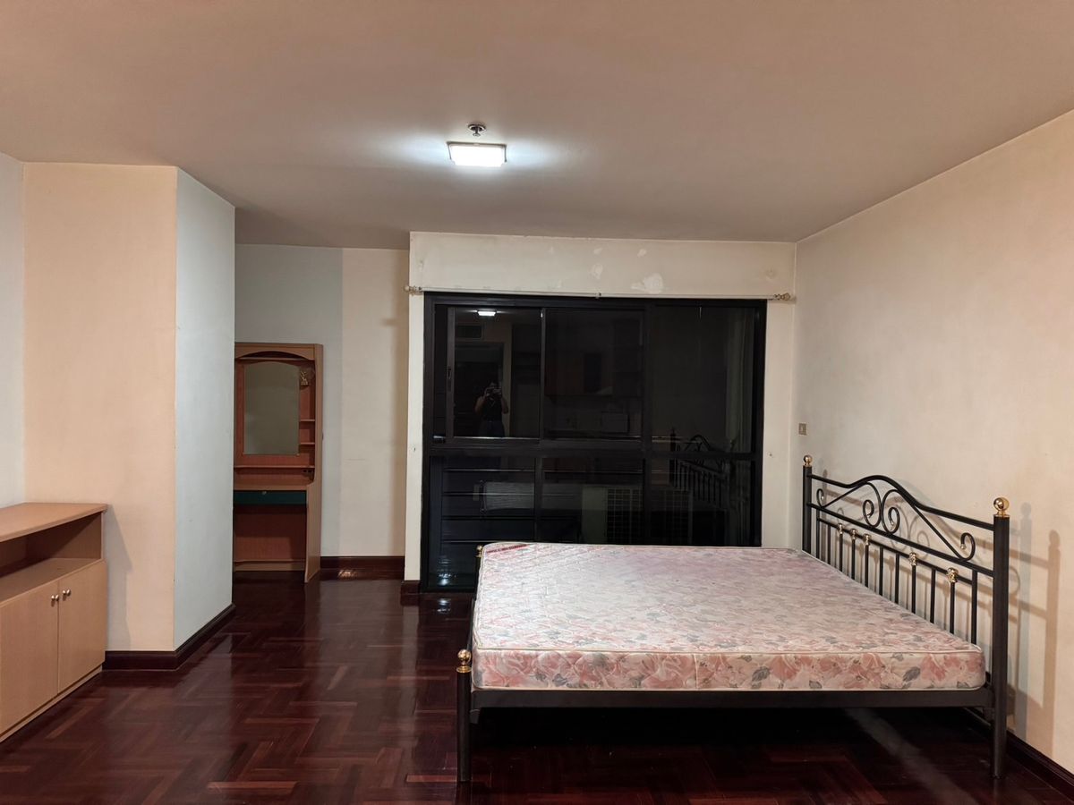 For RentCondoWitthayu, Chidlom, Langsuan, Ploenchit : !! Beautiful room for rent. The Grand Regent near BTS Ratchadamri