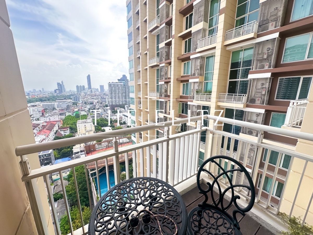 For SaleCondoSathorn, Narathiwat : ✨ Located in a condo but feel like a mansion in the sky, The Empire Place, a large room, full function ✔