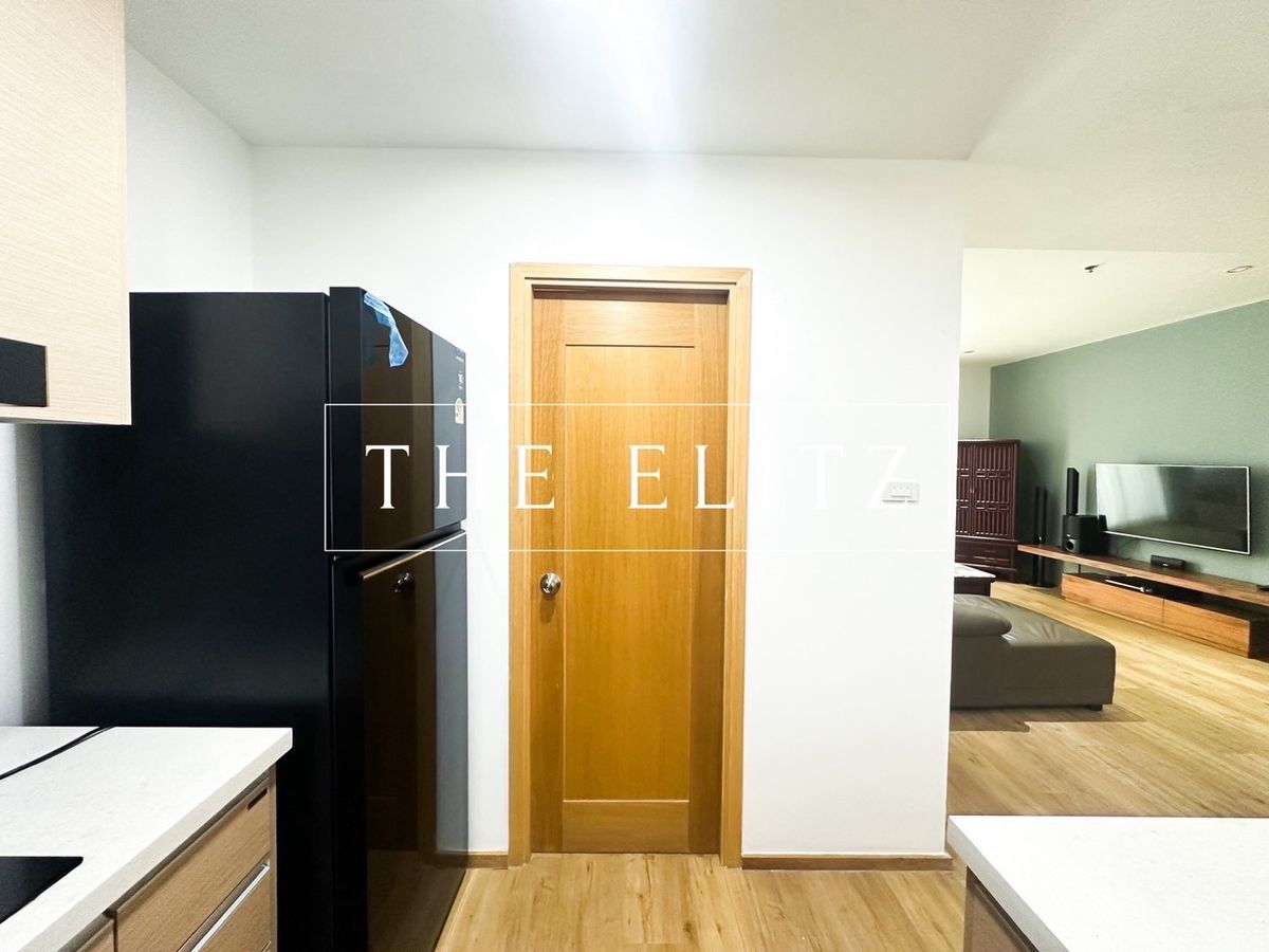 For SaleCondoSathorn, Narathiwat : ✨ Located in a condo but feel like a mansion in the sky, The Empire Place, a large room, full function ✔