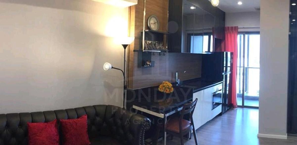 For SaleCondoSathorn, Narathiwat : Urgent sale! The Room Sathorn Condo - Sen Louis ฺ BTS -St. Louis Thung, Don Temple, Sathon, Bangkok