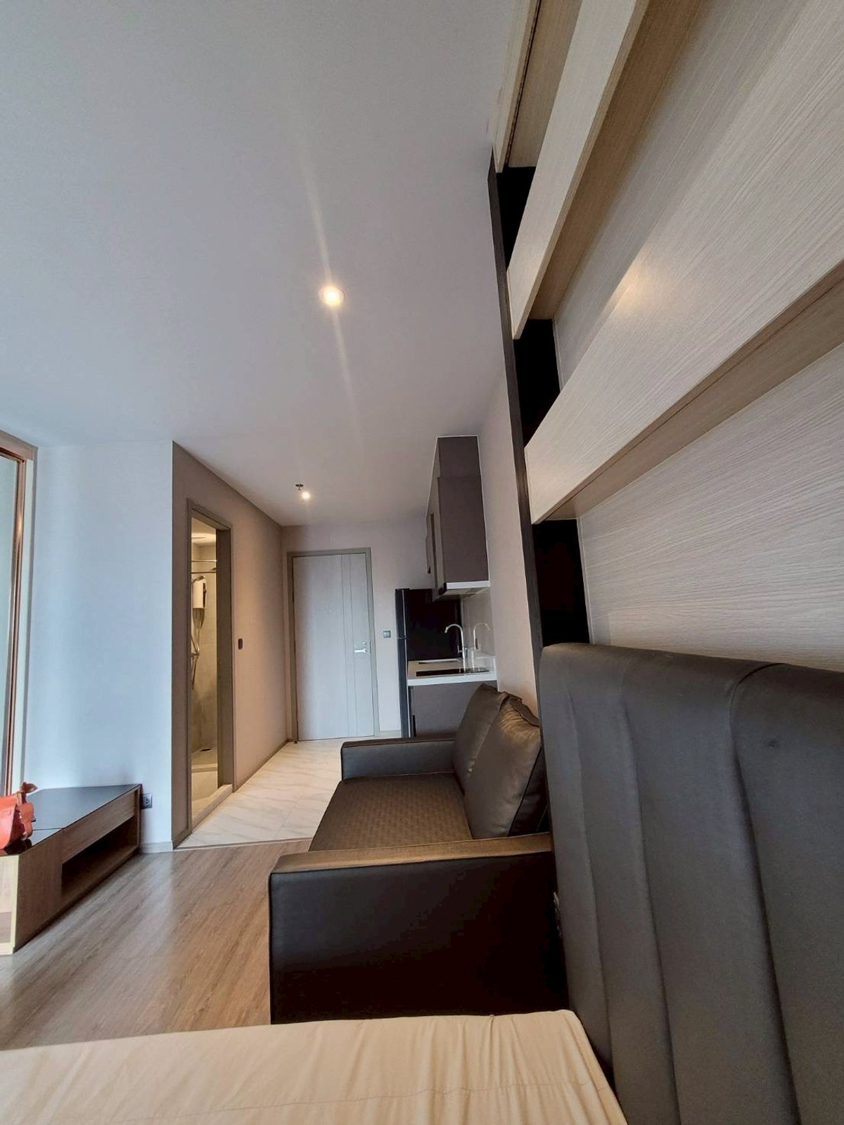 For RentCondoSukhumvit, Asoke, Thonglor : (FOR RENT) RHYTHM Ekkamai I Studio, Fully Furnished & Equipped. Near 🚆BTS Ekkamai																									