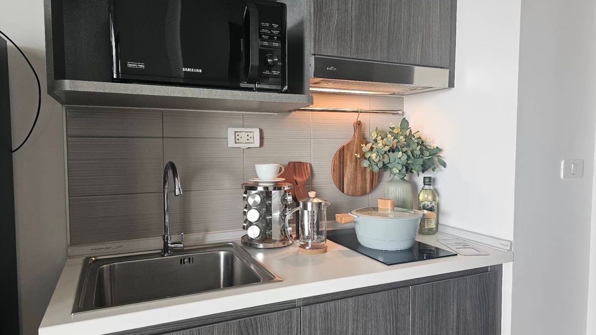 ขายคอนโดอ่อนนุช อุดมสุข : 🔥ด่วนนนน 紧急出售 เอลลิโอ เดล เนสต์ อุดมสุข ราคานี้หาไม่ได้แล้ว เพียง 4.9 ล้าน 特价 490万泰铢 ห้องใหญ่  ใกล้BTS อุดมสุข