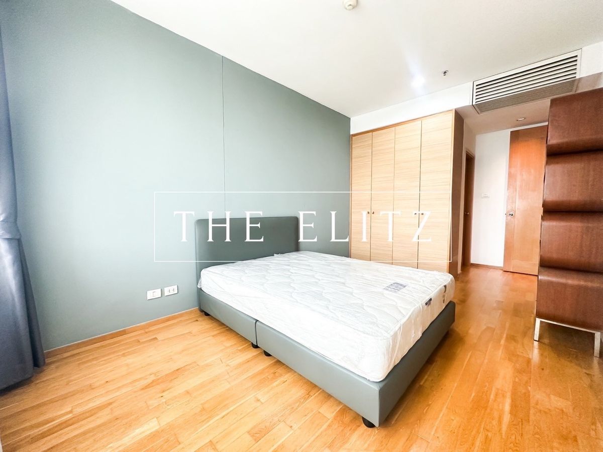 For SaleCondoSathorn, Narathiwat : ✨ Located in a condo but feel like a mansion in the sky, The Empire Place, a large room, full function ✔