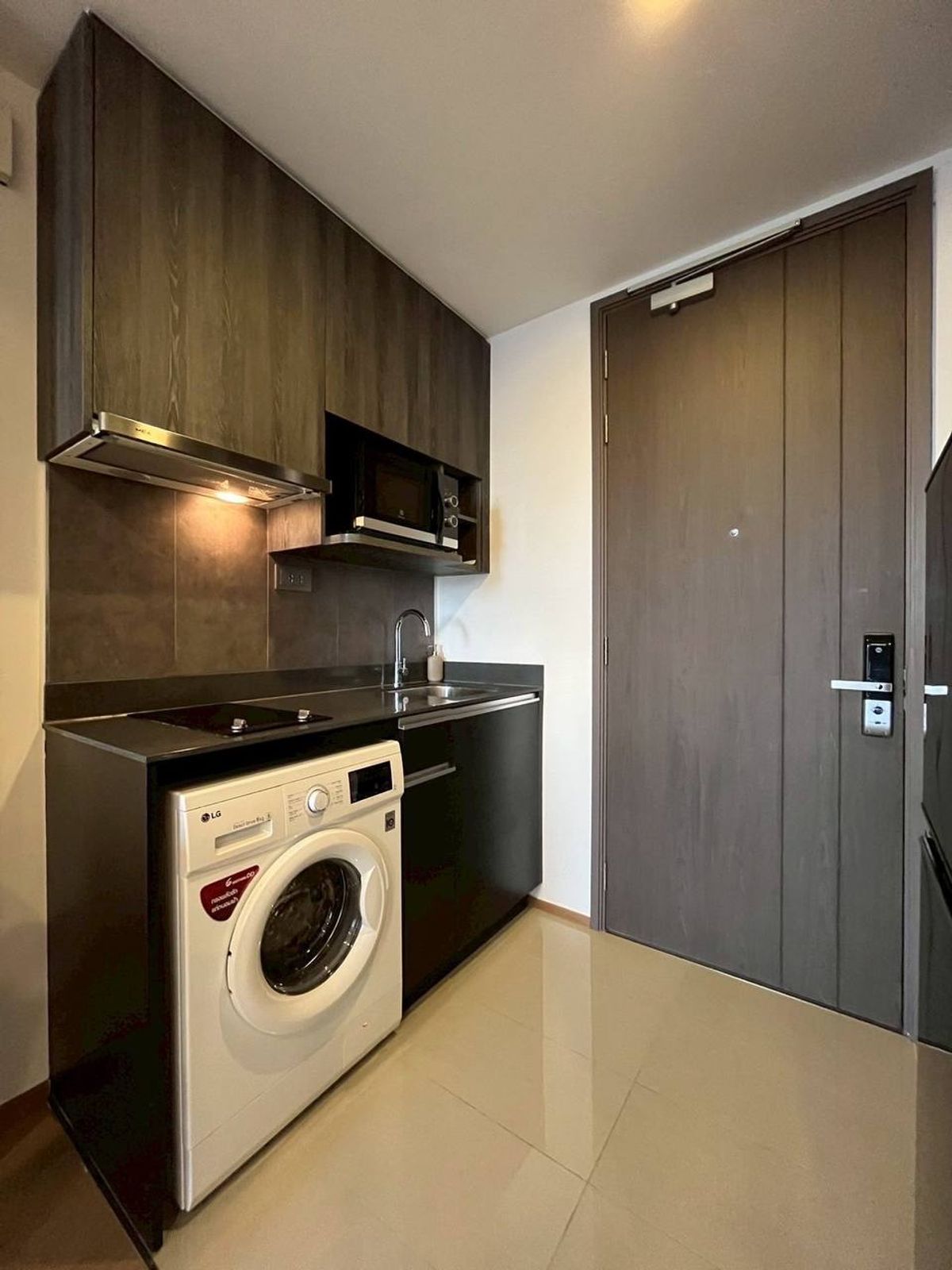 CondoSiam Paragon ,Chulalongkorn,Samyan : Ashton Chula Silom【𝐒𝐄𝐋𝐋 & 𝐑𝐄𝐍𝐓】🔥Luxurious dark tone with a simple and expensive look, suitable for stylish city people🔥  Contact Line ID: @hacondo