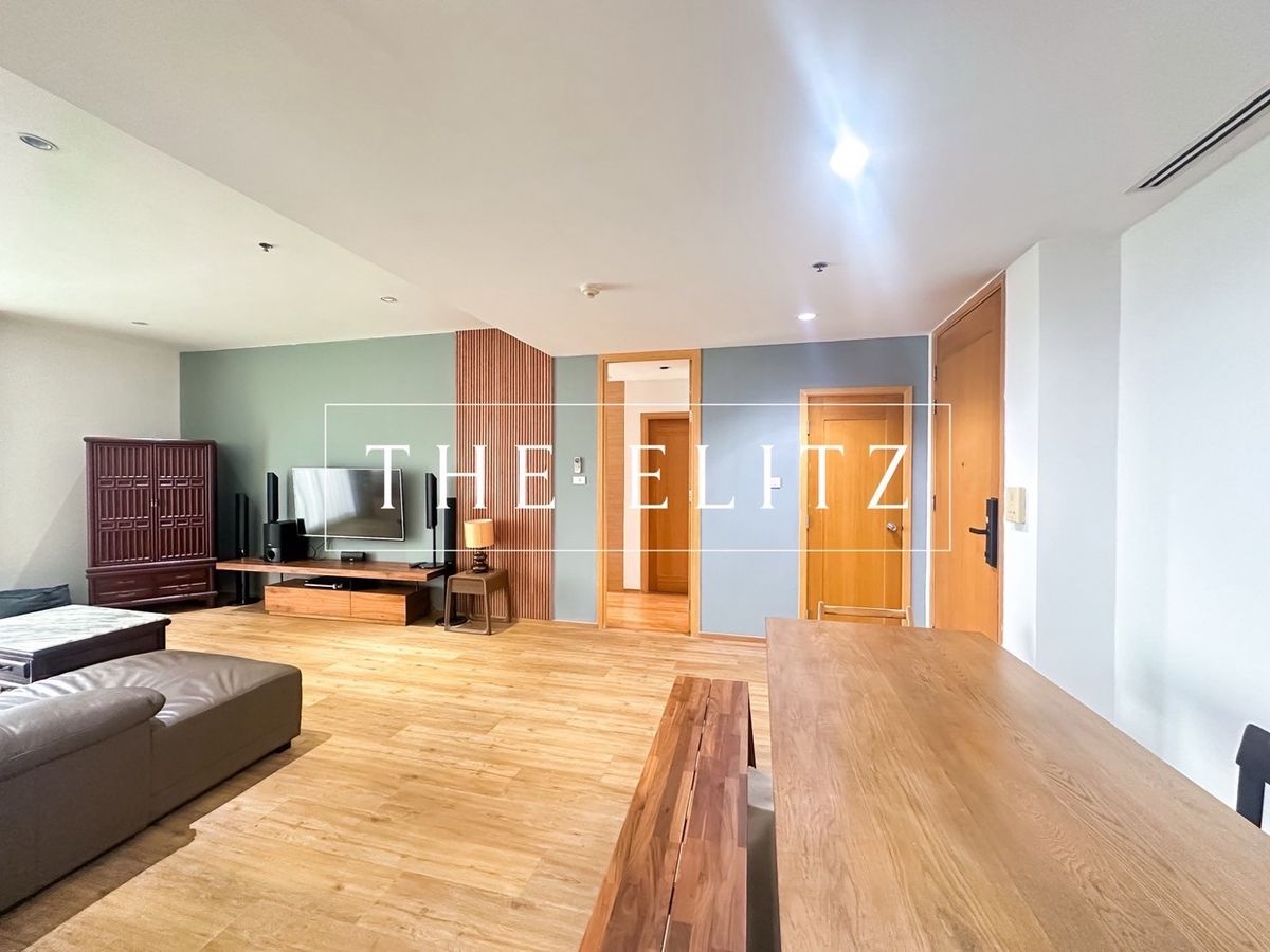 For SaleCondoSathorn, Narathiwat : ✨ Located in a condo but feel like a mansion in the sky, The Empire Place, a large room, full function ✔