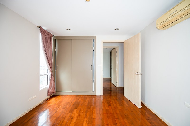 ขายคอนโดนานา : 🔥ขายด่วน + 🔥Siri On 8 ห้องหัวมุม 3 ห้องนอน 2 ห้องน้ำ ใกล้ BTS นานา❗