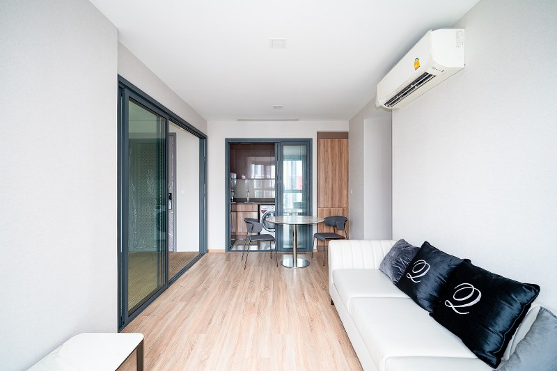 ขายคอนโดสุขุมวิท อโศก ทองหล่อ : 🔥ขายด่วน + 🔥Taka HAUS  2 ห้องนอน และ 2 ห้องน้ำ มีรถรับส่ง BTS เอกมัย และ BTS ทองหล่อ ❗