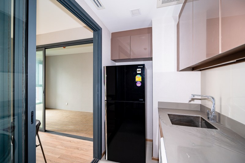 ขายคอนโดสุขุมวิท อโศก ทองหล่อ : 🔥ขายด่วน + 🔥Taka HAUS  2 ห้องนอน และ 2 ห้องน้ำ มีรถรับส่ง BTS เอกมัย และ BTS ทองหล่อ ❗