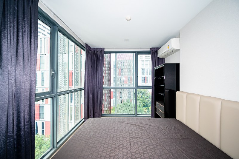 ขายคอนโดสุขุมวิท อโศก ทองหล่อ : 🔥ขายด่วน + 🔥Taka HAUS  2 ห้องนอน และ 2 ห้องน้ำ มีรถรับส่ง BTS เอกมัย และ BTS ทองหล่อ ❗