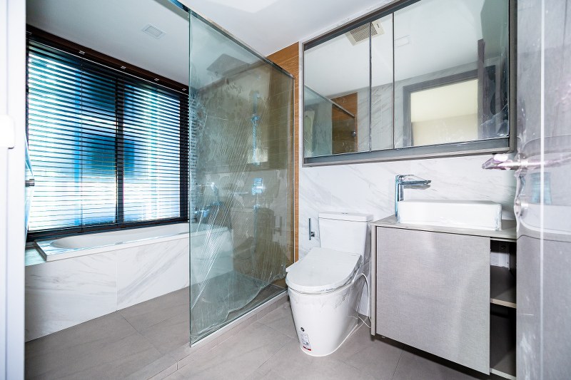 ขายคอนโดสุขุมวิท อโศก ทองหล่อ : 🔥ขายด่วน + 🔥Taka HAUS  2 ห้องนอน และ 2 ห้องน้ำ มีรถรับส่ง BTS เอกมัย และ BTS ทองหล่อ ❗