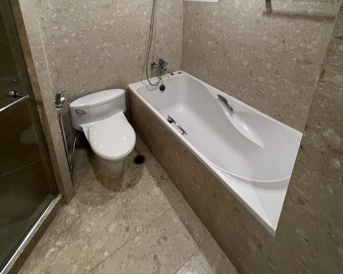 For SaleCondoWitthayu, Chidlom, Langsuan, Ploenchit : 🔥Urgent sale + 🔥Baan Siriruedee, Low Rise Condo, near BTS Phloen Chit, 1 bedroom, 1 bathroom