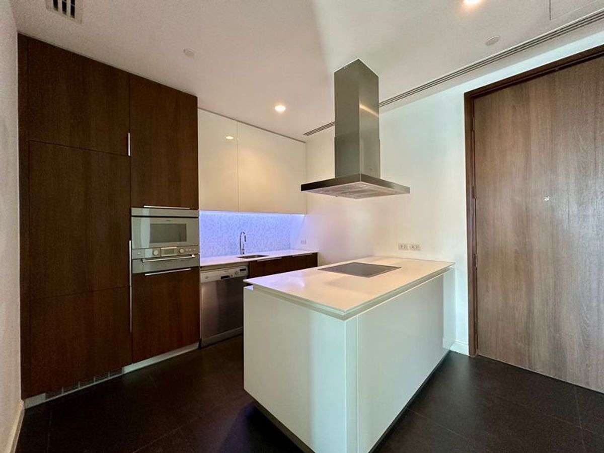 For RentCondoWitthayu, Chidlom, Langsuan, Ploenchit : For rent condo 185 Rajadamri  2 Bed 2 Bath 107.96 Sq.m (S15-32807R)
