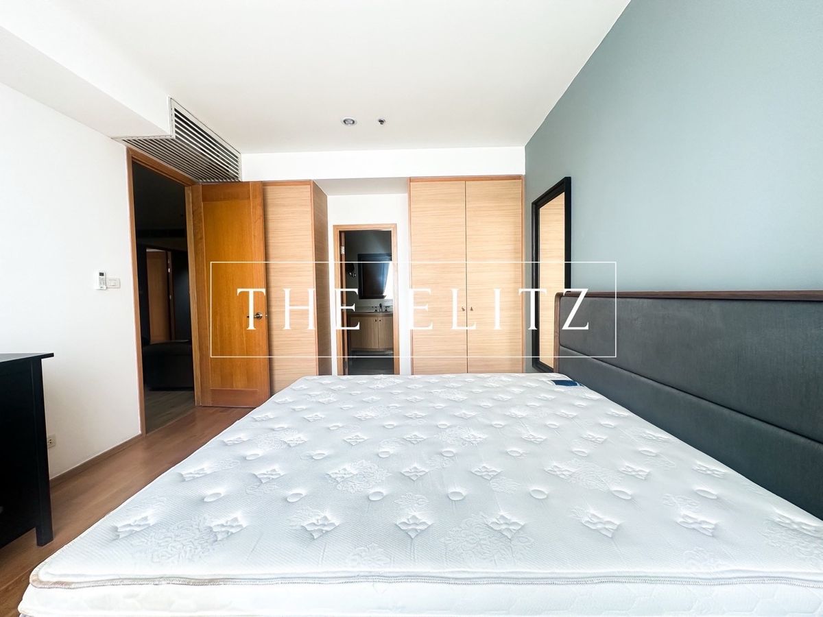 For SaleCondoSathorn, Narathiwat : ✨ Located in a condo but feel like a mansion in the sky, The Empire Place, a large room, full function ✔