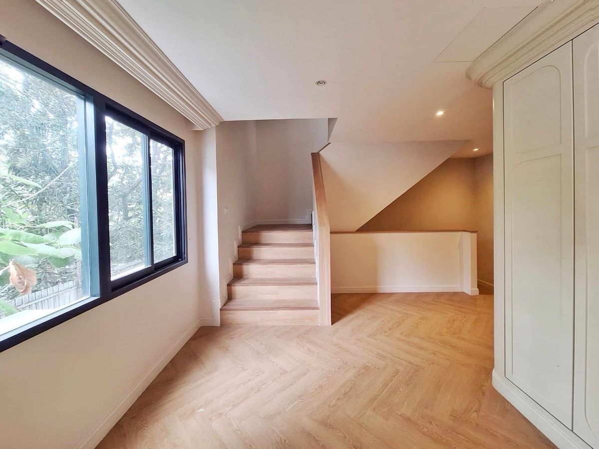 ให้เช่าโฮมออฟฟิศบางนา แบริ่ง ลาซาล : ปล่อยเช่า โฮมออฟฟิศหรู 2 คูหา บางนา 