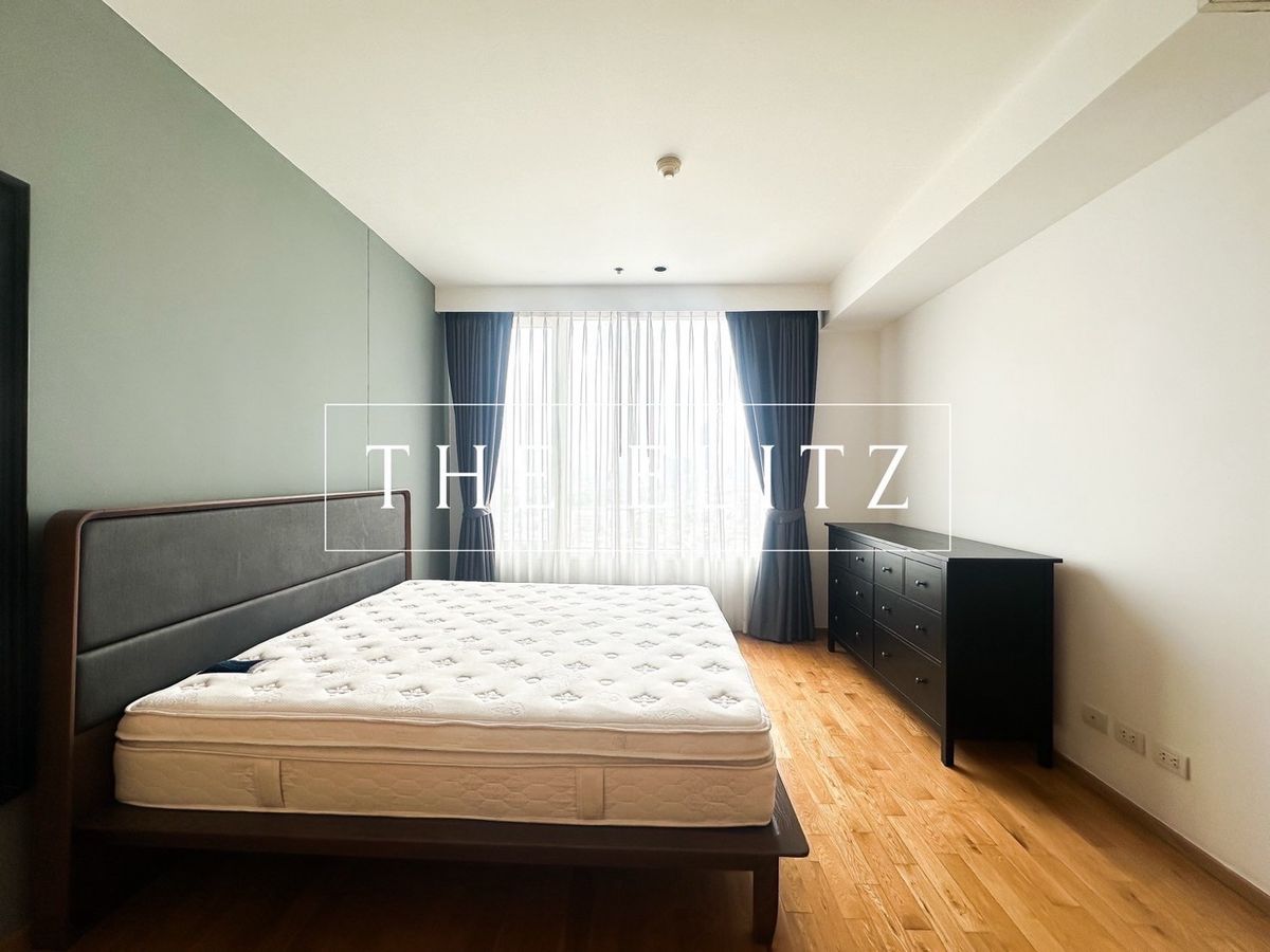 For SaleCondoSathorn, Narathiwat : ✨ Located in a condo but feel like a mansion in the sky, The Empire Place, a large room, full function ✔