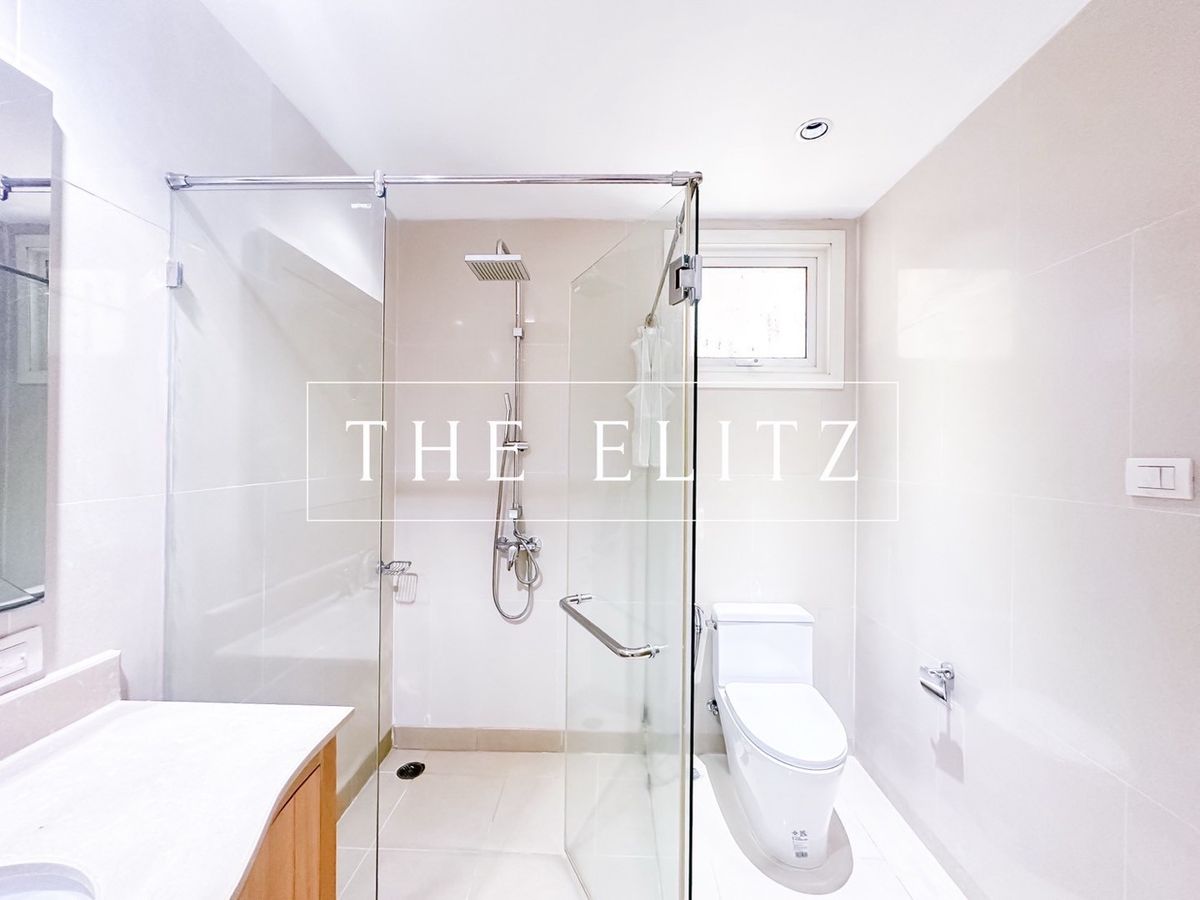 For SaleCondoSathorn, Narathiwat : ✨ Located in a condo but feel like a mansion in the sky, The Empire Place, a large room, full function ✔