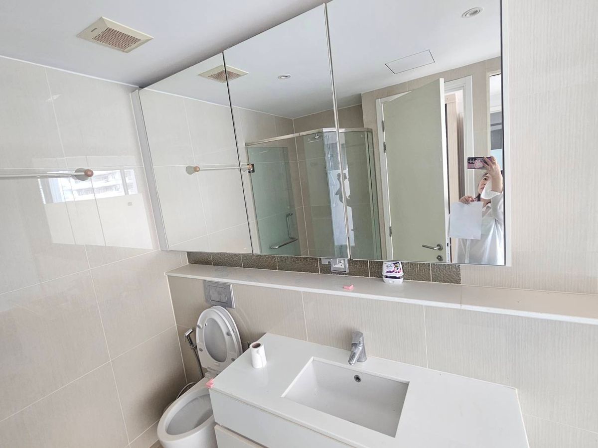 For RentCondoSukhumvit, Asoke, Thonglor : New renovated room, very beautiful, beautiful city view, 2 bedrooms, 2 bathrooms, AH Condo, Sukhumvit 43