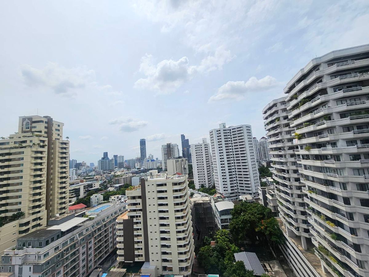 For RentCondoSukhumvit, Asoke, Thonglor : New renovated room, very beautiful, beautiful city view, 2 bedrooms, 2 bathrooms, AH Condo, Sukhumvit 43