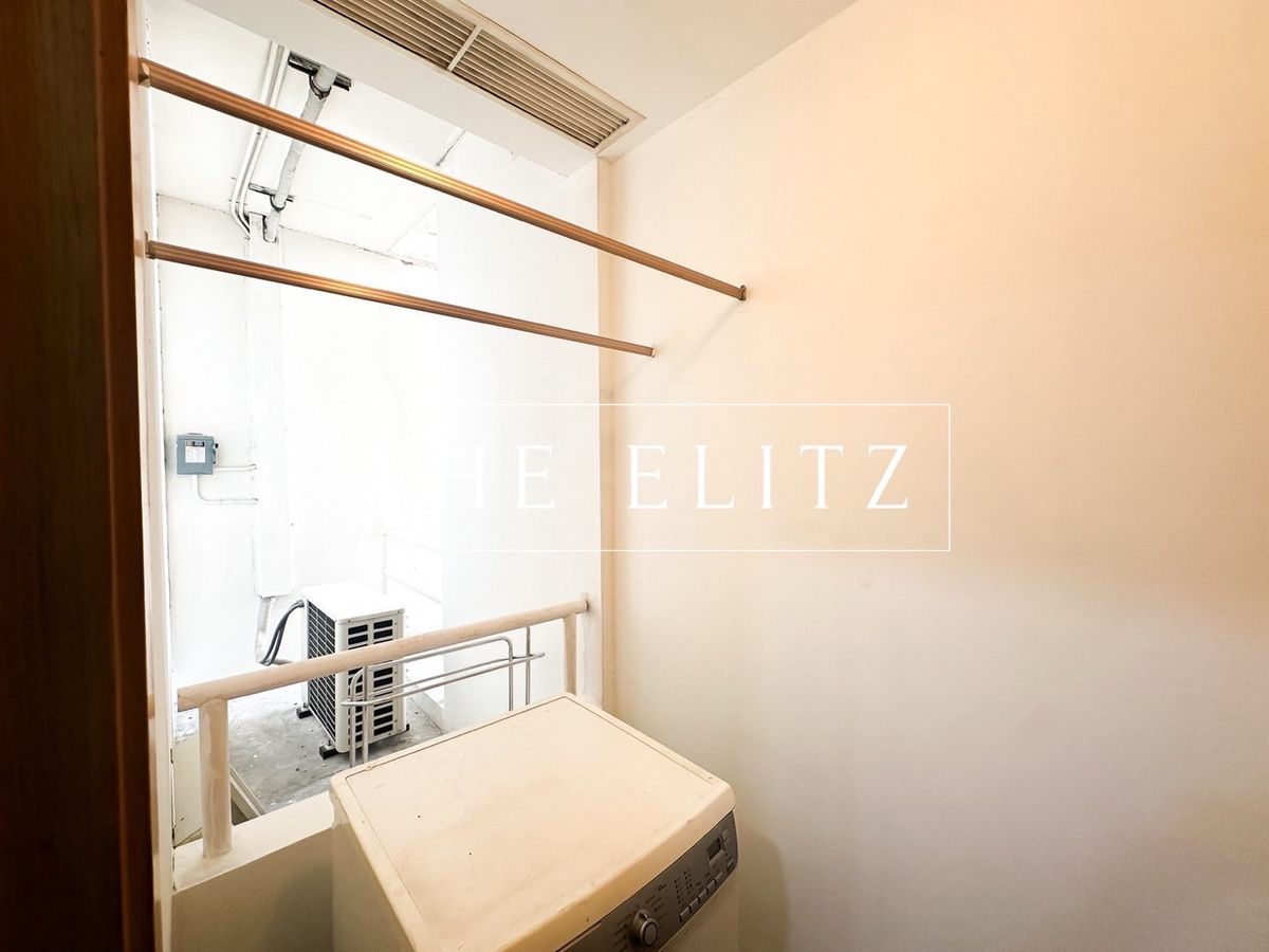 For SaleCondoSathorn, Narathiwat : ✨ Located in a condo but feel like a mansion in the sky, The Empire Place, a large room, full function ✔