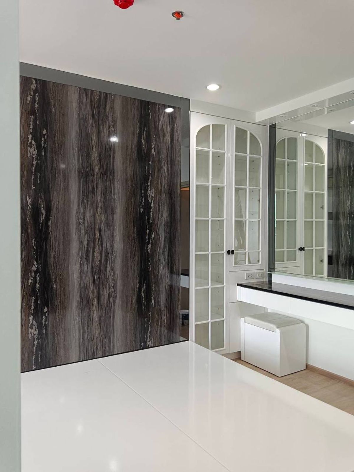 คอนโดสยาม จุฬา สามย่าน : Ideo Q Chula Samyan【𝐒𝐄𝐋𝐋 & 𝐑𝐄𝐍𝐓】🔥อยู่ได้จริงทุกวัน กับห้องแต่งครบสไตล์โปร่งโล่งสบายตา🔥  ติดต่อไลน์ไอดี: @hacondo