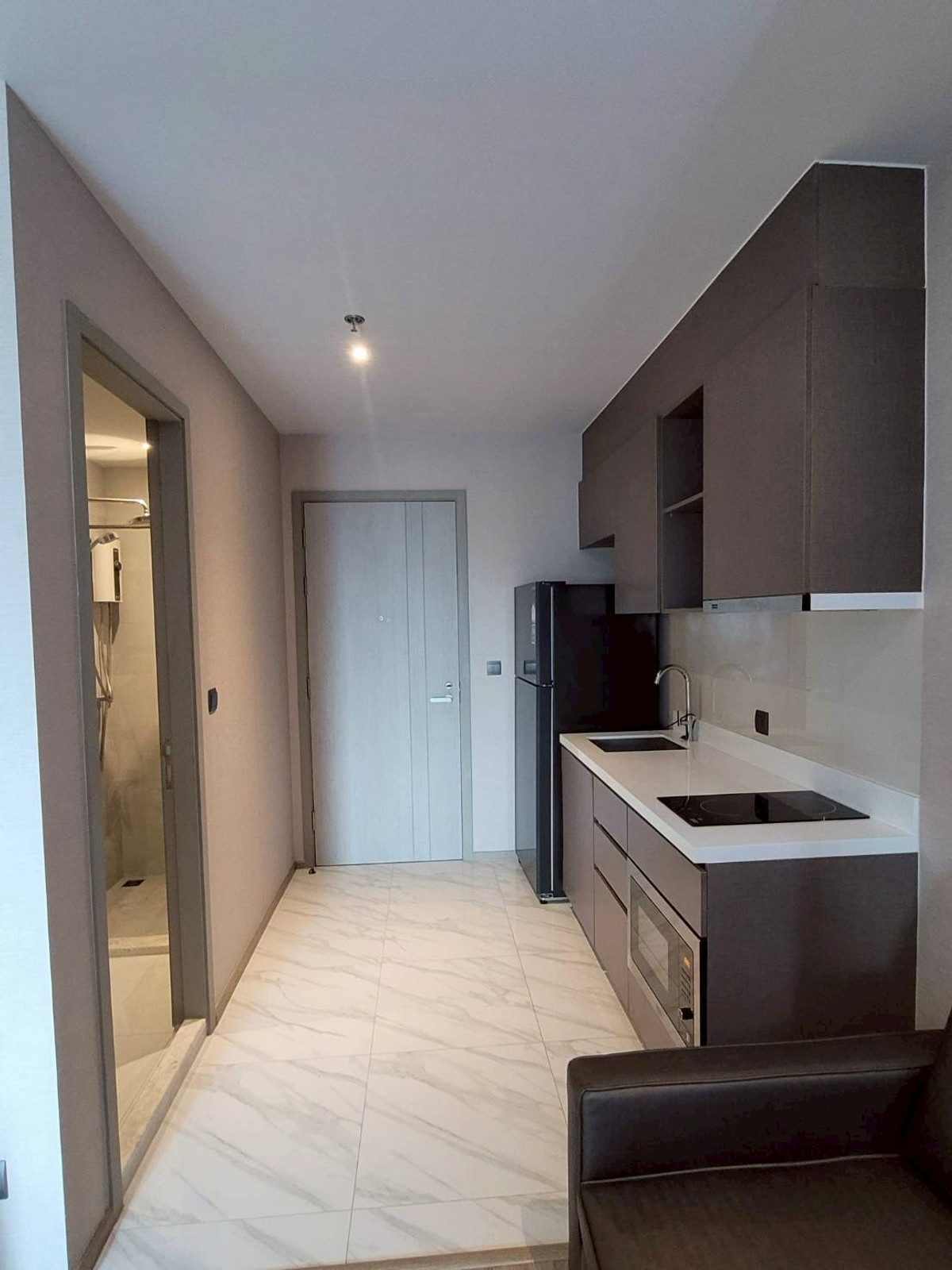 For RentCondoSukhumvit, Asoke, Thonglor : (FOR RENT) RHYTHM Ekkamai I Studio, Fully Furnished & Equipped. Near 🚆BTS Ekkamai																									