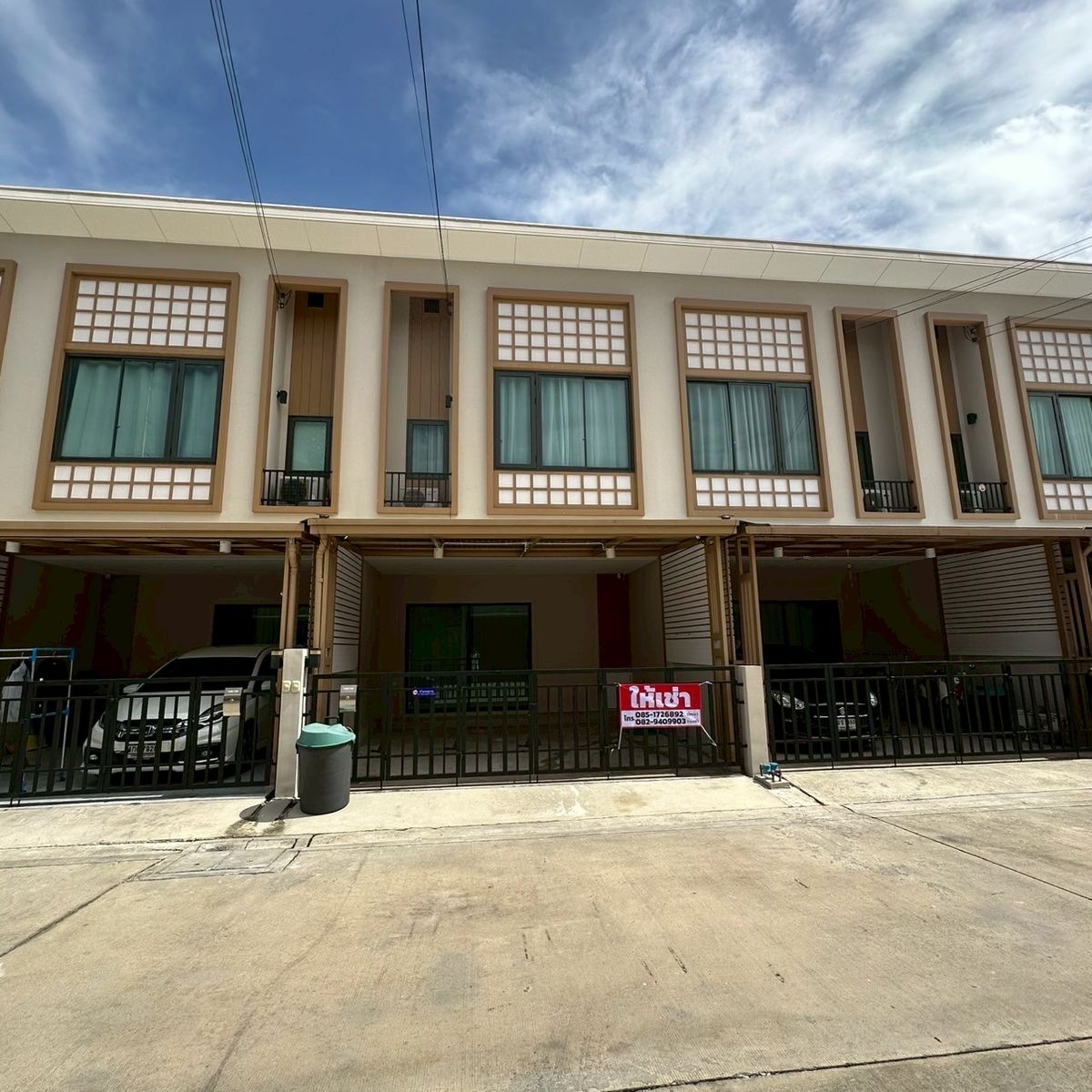 ให้เช่าทาวน์โฮมนนทบุรี บางใหญ่ บางบัวทอง : ให้เช่าบ้าน Reseo Home Westgate ราคาเช่า : 16,500 บาท/เดือน ไม่รวมค่าส่วนกลาง (ค่าส่วนกลาง ประมาณ 1000 บาท/เดือน) สัญญาเช่า อย่างน้อย 1 ปี | ค่าประกัน 2 เดือน และล่วงหน้า 1 เดือน) ติดต่อขอเข้าดูบ้านได้ที่ เบล 082-940-9903 