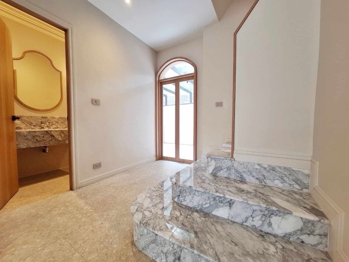 ให้เช่าโฮมออฟฟิศบางนา แบริ่ง ลาซาล : ปล่อยเช่า โฮมออฟฟิศหรู 2 คูหา บางนา 