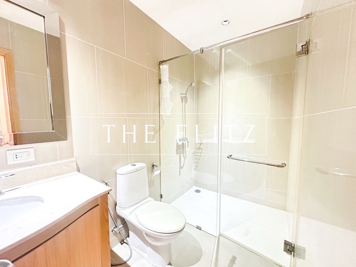 For SaleCondoSathorn, Narathiwat : ✨ Located in a condo but feel like a mansion in the sky, The Empire Place, a large room, full function ✔