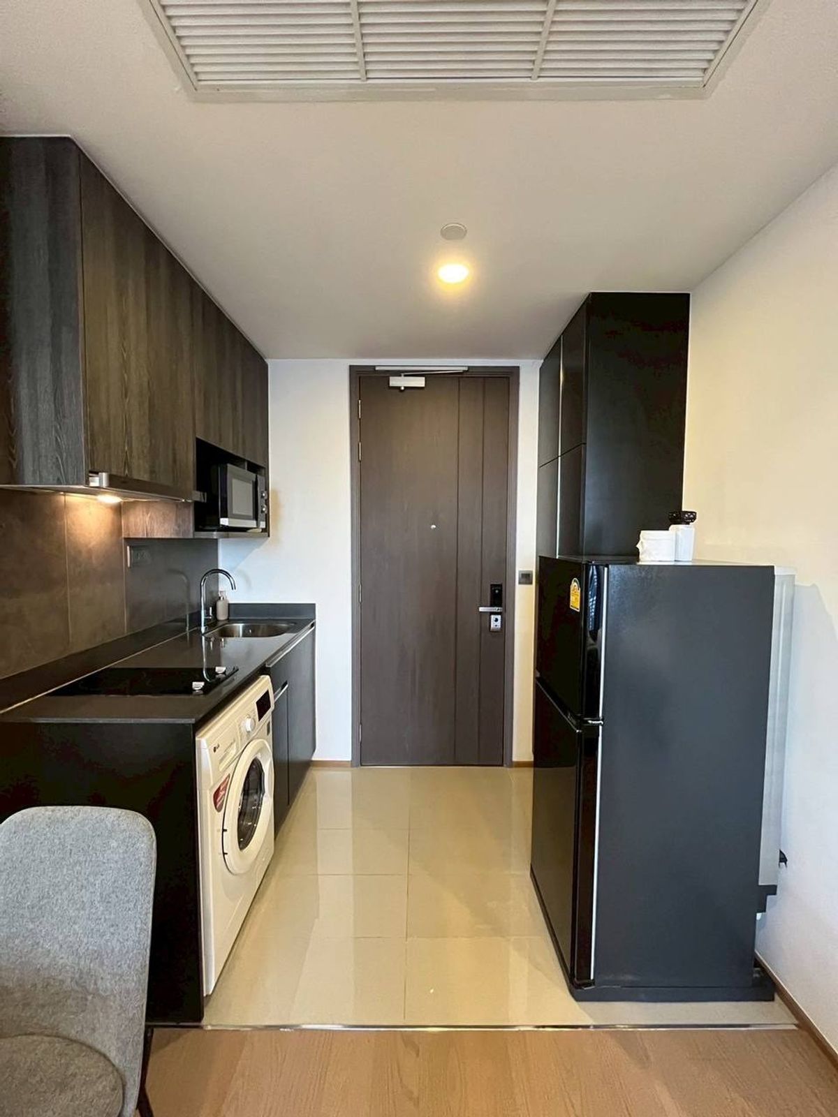 CondoSiam Paragon ,Chulalongkorn,Samyan : Ashton Chula Silom【𝐒𝐄𝐋𝐋 & 𝐑𝐄𝐍𝐓】🔥Luxurious dark tone with a simple and expensive look, suitable for stylish city people🔥  Contact Line ID: @hacondo