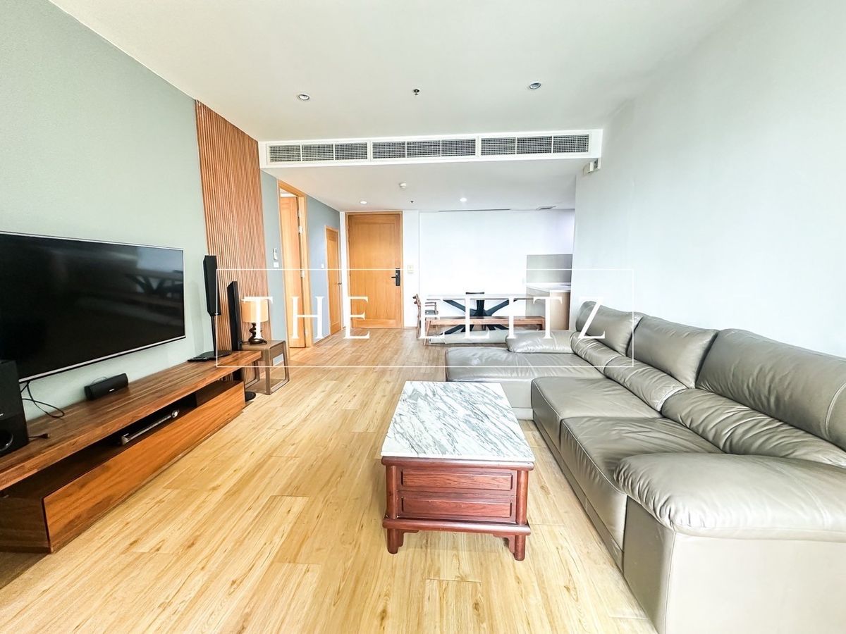 For SaleCondoSathorn, Narathiwat : ✨ Located in a condo but feel like a mansion in the sky, The Empire Place, a large room, full function ✔