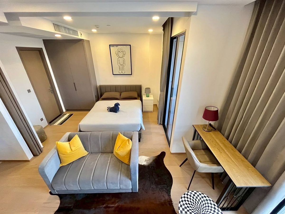 CondoSiam Paragon ,Chulalongkorn,Samyan : Ashton Chula Silom【𝐒𝐄𝐋𝐋 & 𝐑𝐄𝐍𝐓】🔥Luxurious dark tone with a simple and expensive look, suitable for stylish city people🔥  Contact Line ID: @hacondo