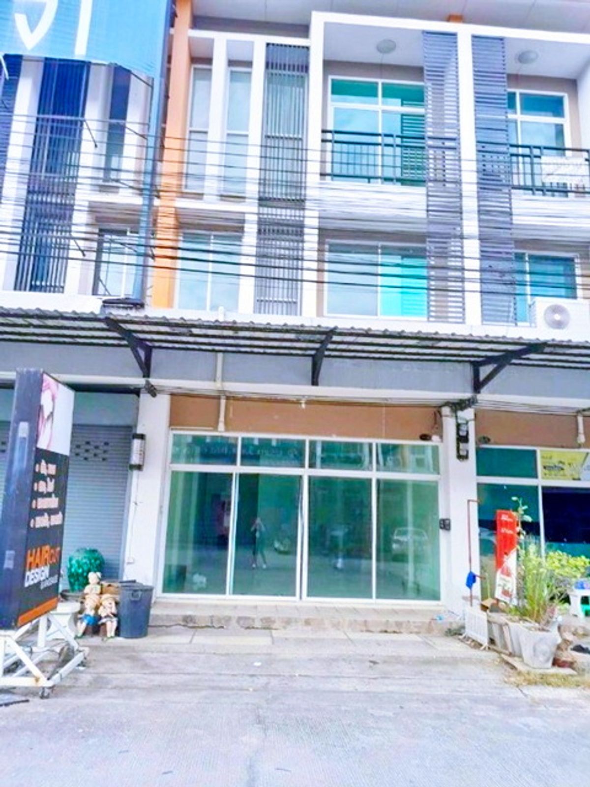ให้เช่าทาวน์โฮมปทุมธานี รังสิต ธรรมศาสตร์ : ตลาดเอซี คลองสี่ 2.2 กม. ลาดสวาย อำเภอลำลูกกา BTSคูคต 3.1กม. ให้เช่าทาวน์โฮม 3 ชั้น 19ตร.วา. 230ตร.ม. รร.สายไหม 2.4กม. 3นอน 3น้ำ